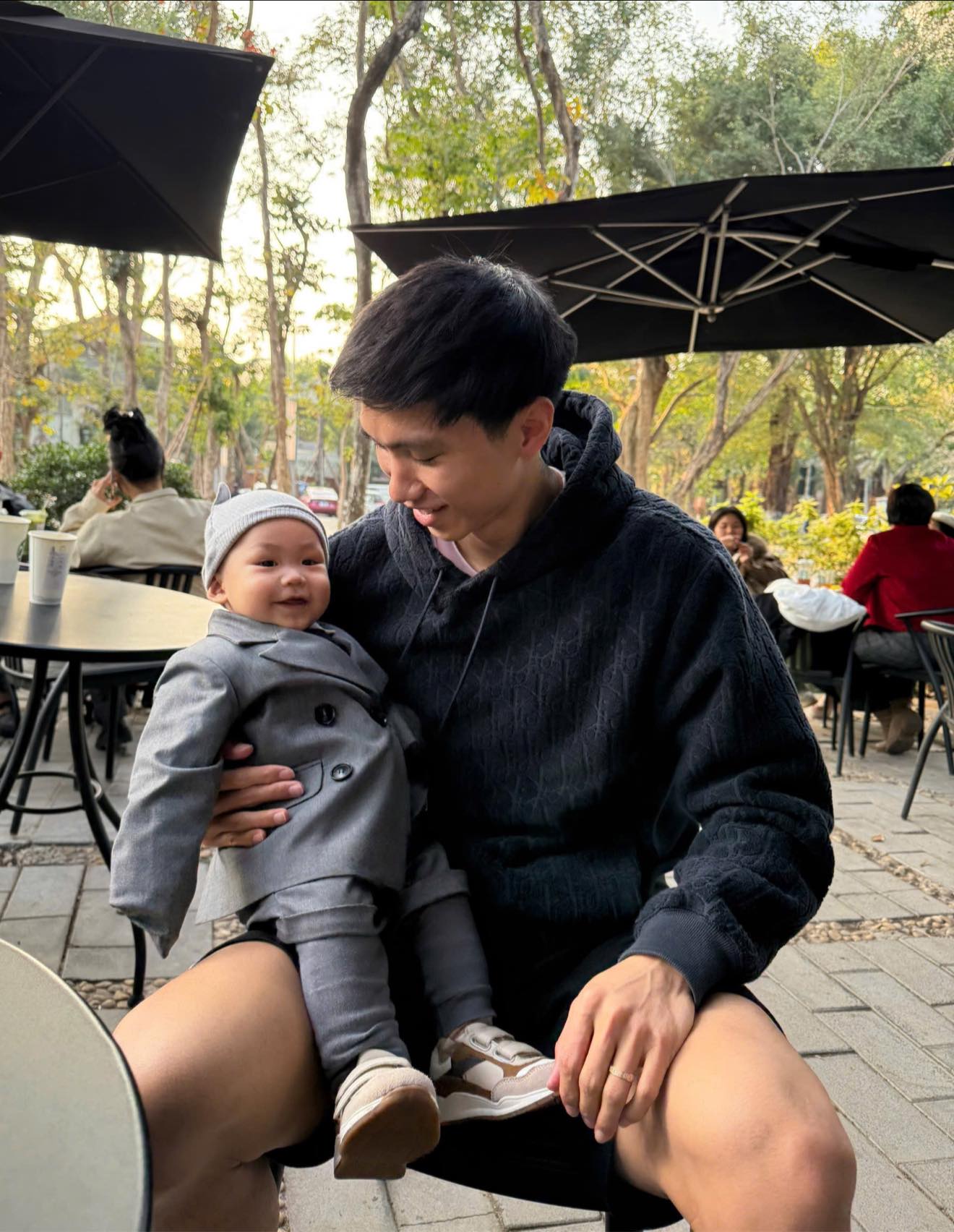 Do&atilde;n Hải My khoe nhan sắc xinh đẹp hậu thẩm mỹ, c&ugrave;ng mẹ chồng v&agrave; Đo&agrave;n Văn Hậu đưa con trai du xu&acirc;n- Ảnh 3.