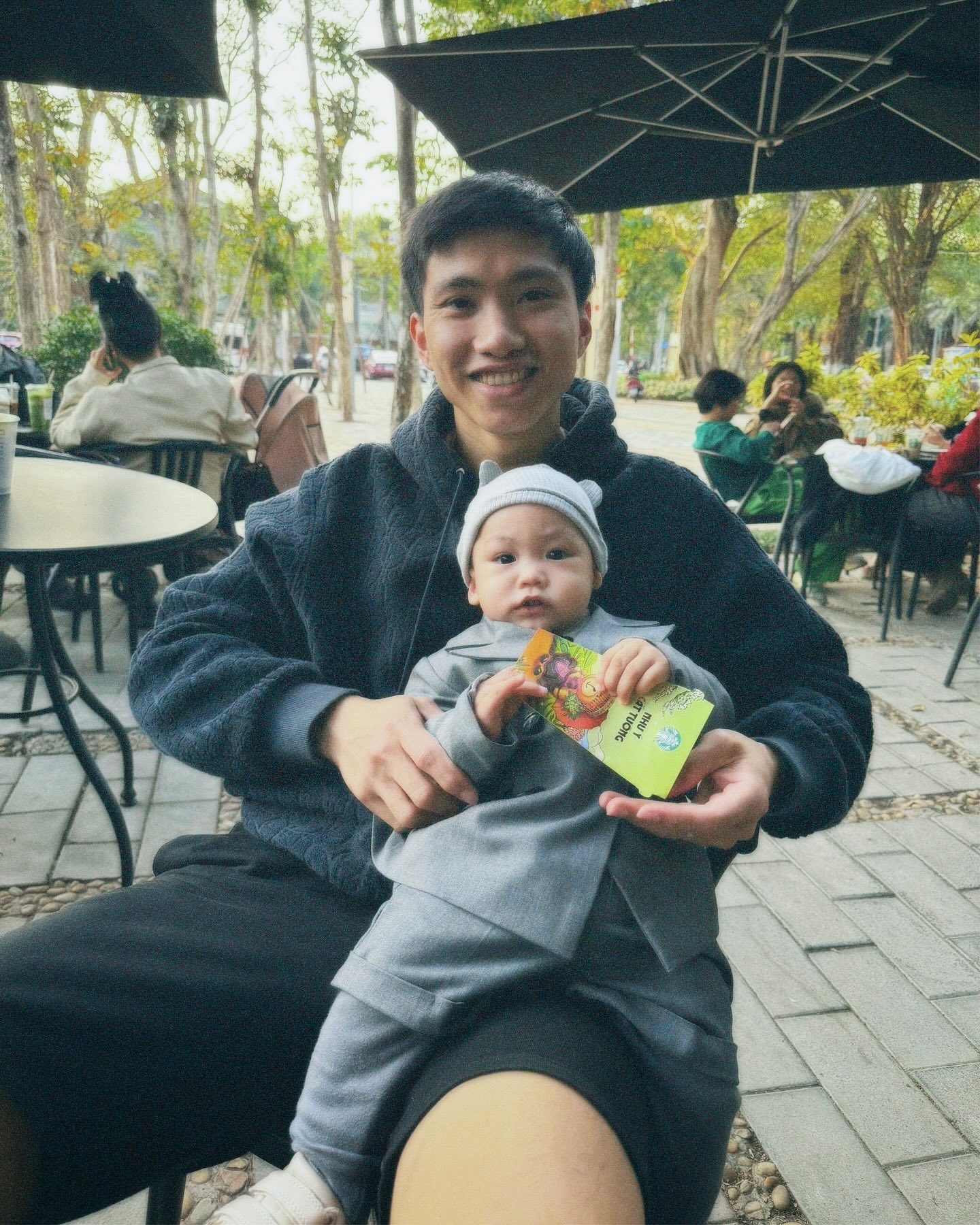 Do&atilde;n Hải My khoe nhan sắc xinh đẹp hậu thẩm mỹ, c&ugrave;ng mẹ chồng v&agrave; Đo&agrave;n Văn Hậu đưa con trai du xu&acirc;n- Ảnh 1.