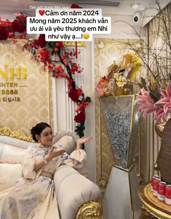 Bà chủ spa khoe thành quả cả năm là nguyên một tủ đầy ống tiêm filler khiến dân tình choáng váng- Ảnh 3. Bà chủ spa khoe thành quả cả năm là nguyên một tủ đầy ống tiêm filler khiến dân tình choáng váng- Ảnh 3.