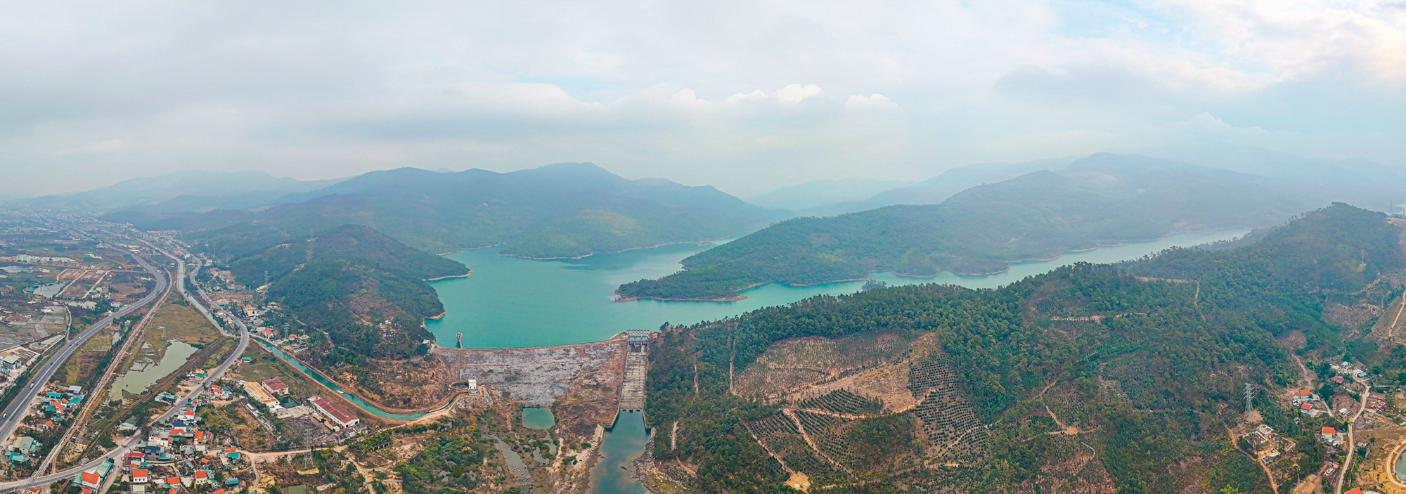 Hồ Y&ecirc;n Lập: Kho b&aacute;u than Quảng Ninh v&agrave; kỳ quan nh&acirc;n tạo lớn nhất - Ảnh 3.