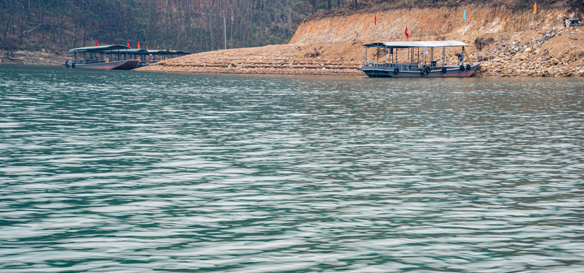 Hồ Y&ecirc;n Lập: Kho b&aacute;u than Quảng Ninh v&agrave; kỳ quan nh&acirc;n tạo lớn nhất - Ảnh 4.