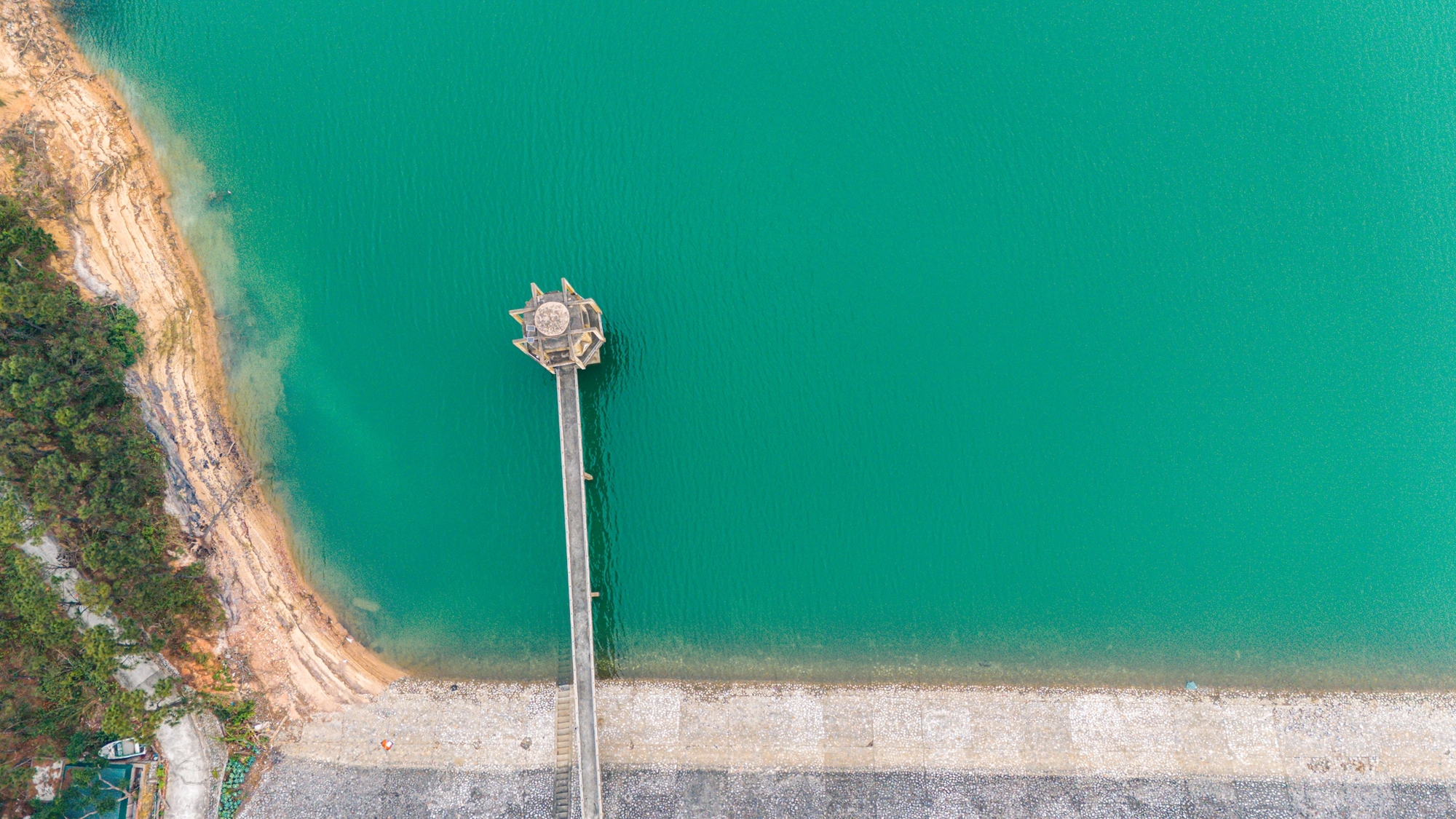 Hồ Y&ecirc;n Lập: Kho b&aacute;u than Quảng Ninh v&agrave; kỳ quan nh&acirc;n tạo lớn nhất - Ảnh 8.