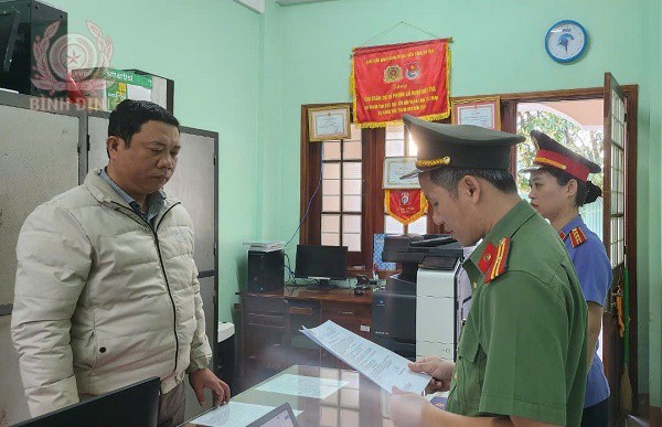 Buông lỏng quản lý khởi tố Chủ tịch xã Nhơn Phúc Bình Định - Ảnh 1.