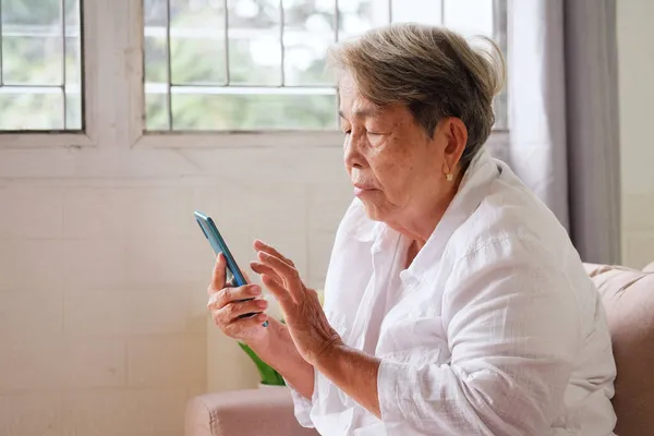 Mẹ chồng bị lừa đảo chuyển khoản: Cảnh s&aacute;t v&agrave;o cuộc t&igrave;m ra thủ đoạn tinh vi - Ảnh 2.