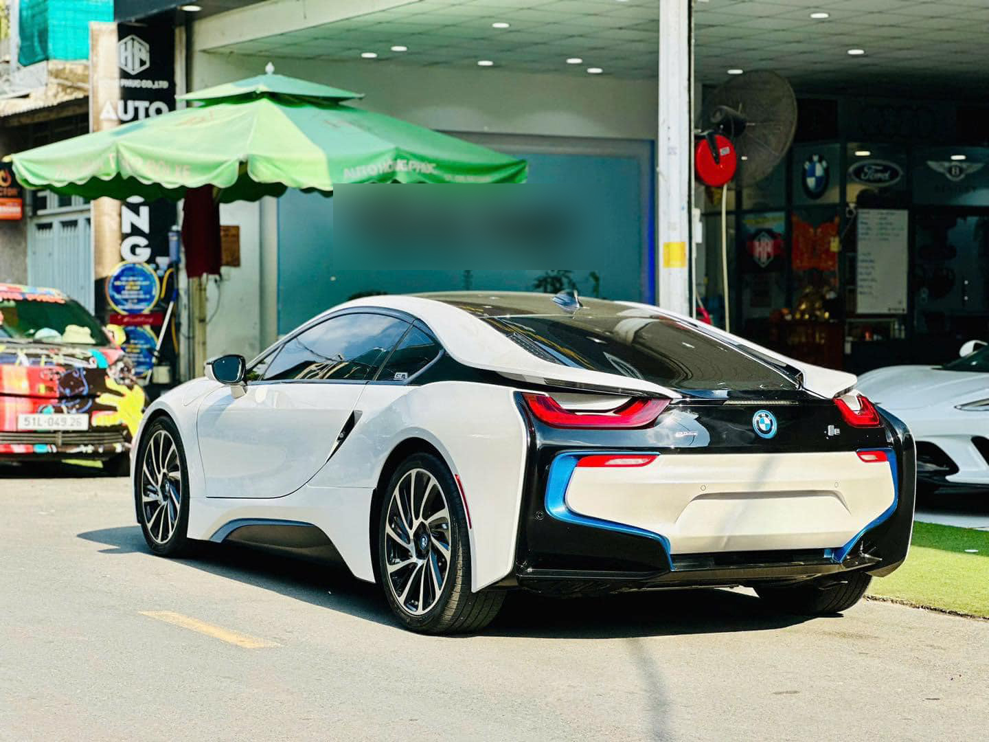 BMW i8 rao bán hơn 2 tỷ đồng, người bán chia sẻ: 'Quá khủng khiếp', mất giá 60% so với mua mới- Ảnh 7.