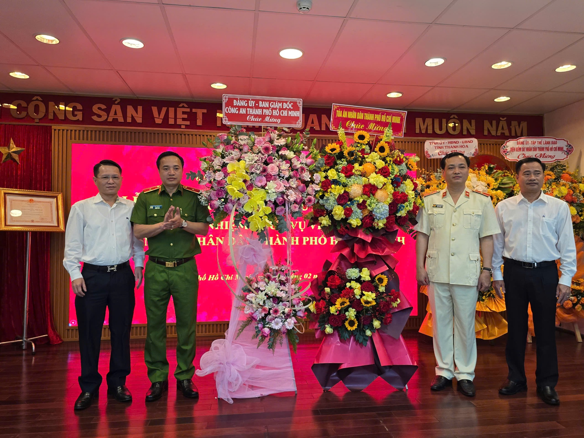 Bổ nhiệm Lê Văn Đông làm Viện trưởng VKSND TP HCM với nhiều kỳ vọng - Ảnh 5. Bổ nhiệm Lê Văn Đông làm Viện trưởng VKSND TP HCM với nhiều kỳ vọng - Ảnh 5.