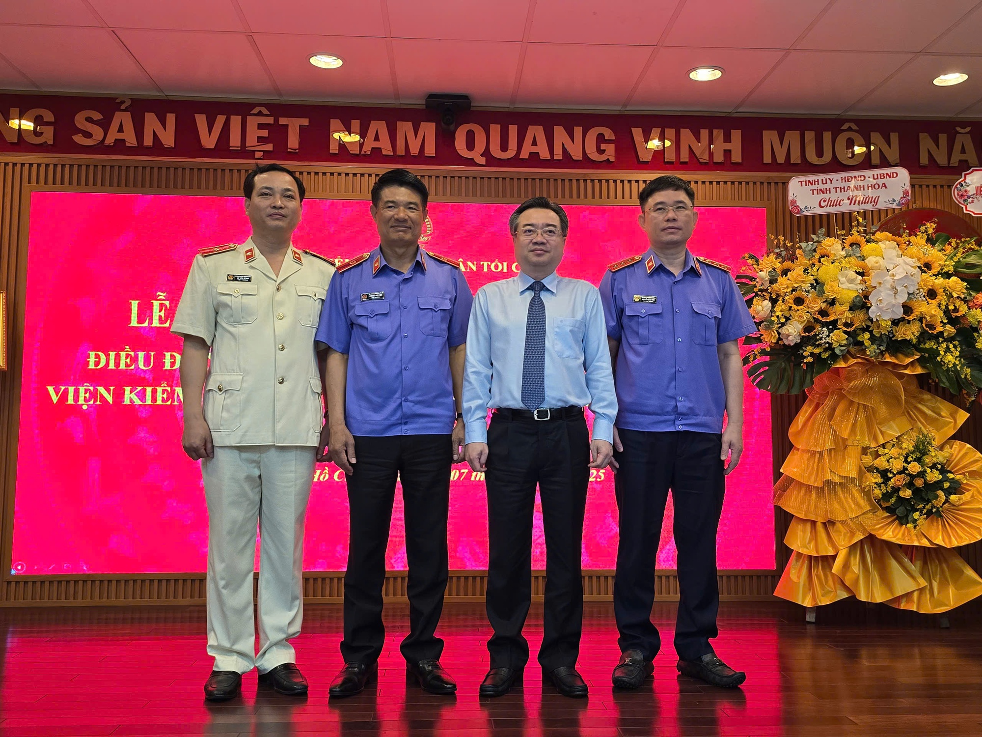 Bổ nhiệm Lê Văn Đông làm Viện trưởng VKSND TP HCM với nhiều kỳ vọng - Ảnh 3. Bổ nhiệm Lê Văn Đông làm Viện trưởng VKSND TP HCM với nhiều kỳ vọng - Ảnh 3.