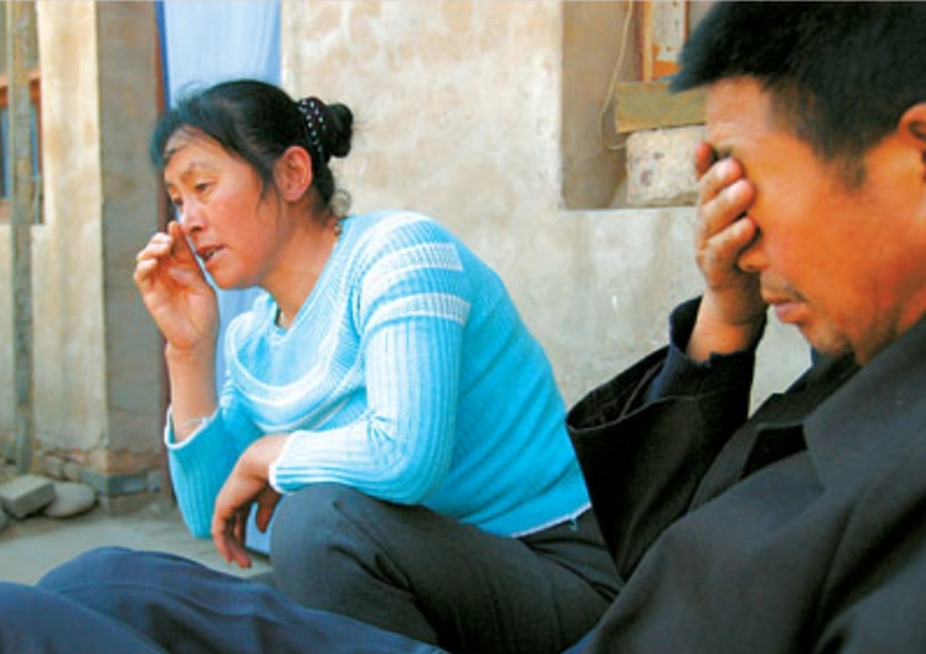 Mua vàng qua mạng 800 triệu đồng người phụ nữ khăng khăng không bị lừa - Ảnh 1.