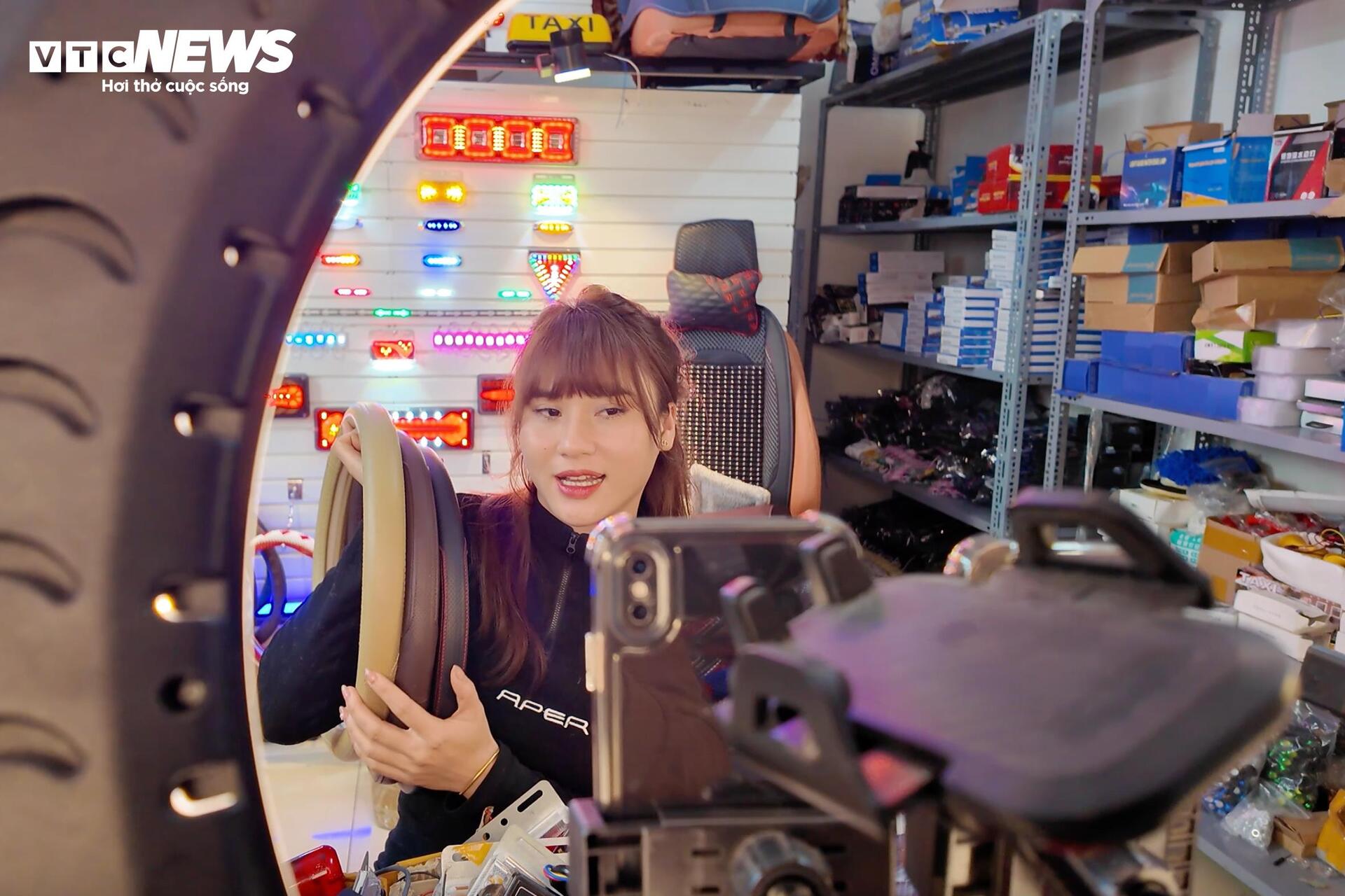 Hotgirl Tuyên Quang nữ tài xế xe tải 30 tấn chinh phục đường miền núi hiểm trở - Ảnh 14.