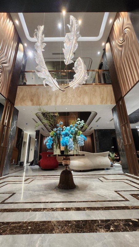 Biệt thự 240 tỷ 1.500m2 của Việt Hương: Nguy nga như lâu đài, view triệu đô ngắm cả ngày không chán- Ảnh 6. Biệt thự 240 tỷ 1.500m2 của Việt Hương: Nguy nga như lâu đài, view triệu đô ngắm cả ngày không chán- Ảnh 6.