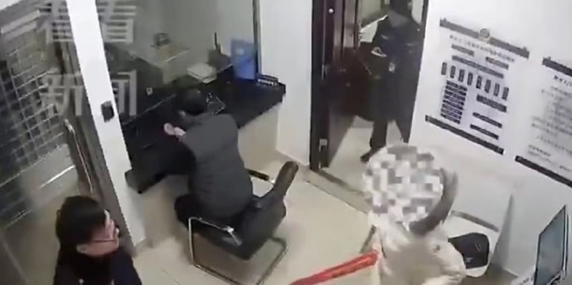 Con g&aacute;i &ldquo;b&aacute;o thủ&rdquo; lấy trộm trang sức 3,5 tỷ của mẹ ra chợ b&aacute;n lấy 200.000 đồng - Ảnh 2.