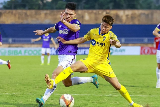 Kết quả bóng đá V.League hôm nay: Tiến Linh gây sốt trước lễ trao QBV Việt Nam; HAGL nhận tin dữ