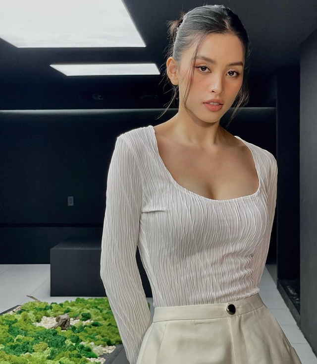 Đoạn clip khiến Hoa hậu Tiểu Vy bị chê- Ảnh 4. Đoạn clip khiến Hoa hậu Tiểu Vy bị chê- Ảnh 4.