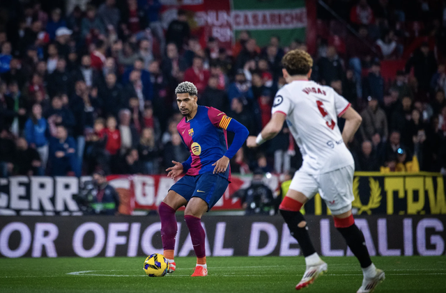 Thắng vùi dập Sevilla, Barcelona tăng tốc đua vô địch La Liga- Ảnh 3.