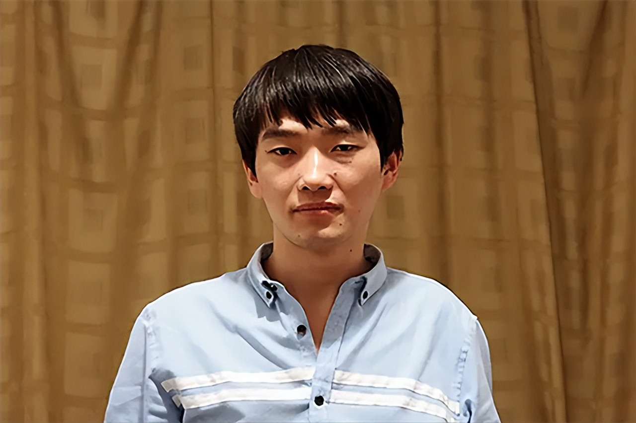 Nam sinh xuất sắc cố t&igrave;nh đạt 0 điểm trong kỳ thi đại học v&igrave; l&yacute; do bất ngờ, 10 năm sau c&oacute; quyết định "đi ngược lại ch&iacute;nh m&igrave;nh" - Ảnh 1.