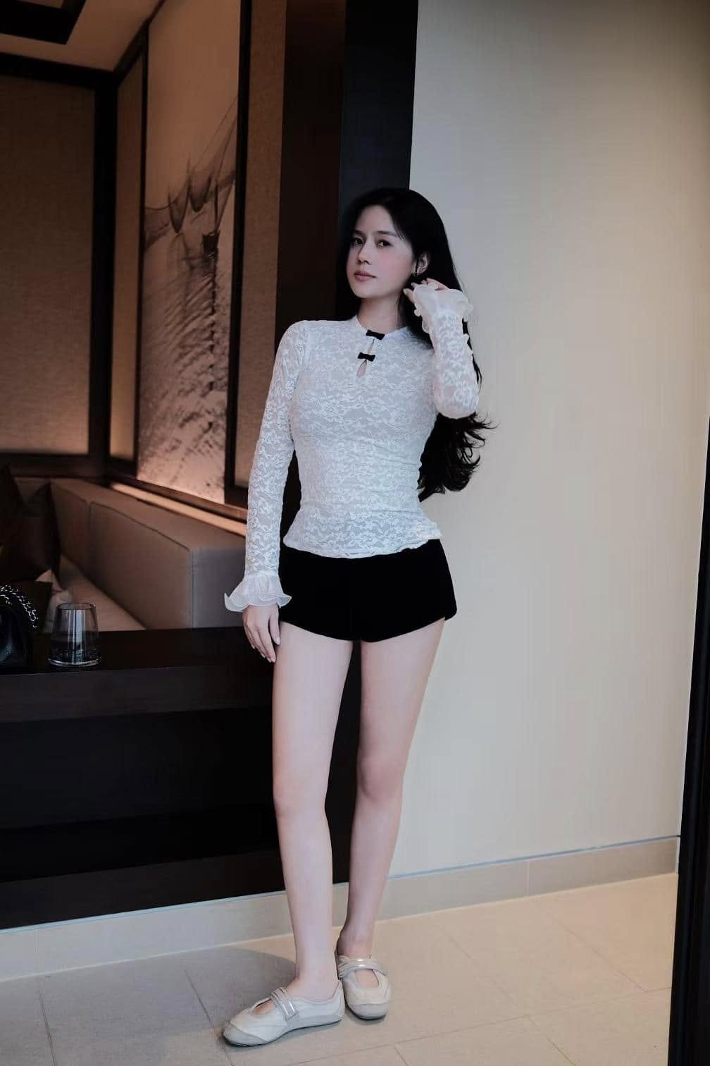 Không phải Doãn Hải My - Chu Thanh Huyền, đây là 3 "mỹ nhân" đẹp nhất dàn WAG, dân tình ngắm mãi không chán - Ảnh 26. Không phải Doãn Hải My - Chu Thanh Huyền, đây là 3 "mỹ nhân" đẹp nhất dàn WAG, dân tình ngắm mãi không chán - Ảnh 26.