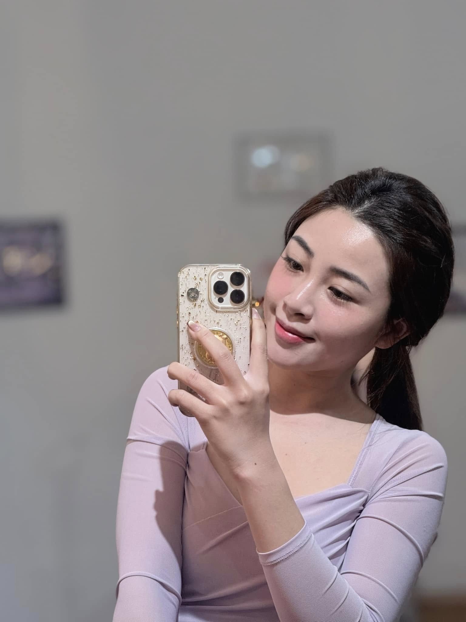 Không phải Doãn Hải My - Chu Thanh Huyền, đây là 3 "mỹ nhân" đẹp nhất dàn WAG, dân tình ngắm mãi không chán - Ảnh 5. Không phải Doãn Hải My - Chu Thanh Huyền, đây là 3 "mỹ nhân" đẹp nhất dàn WAG, dân tình ngắm mãi không chán - Ảnh 5.