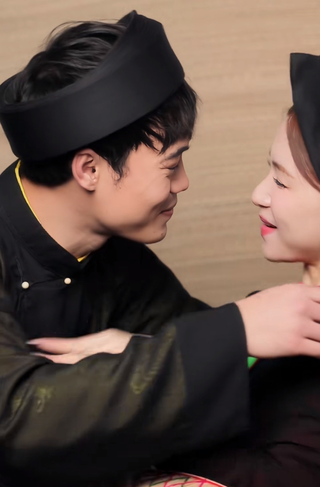 Bắt gặp &aacute;nh mắt cực t&igrave;nh của VănTo&agrave;n khi gh&eacute; s&aacute;t m&ocirc;i Ho&agrave; Minzy khiến d&acirc;n t&igrave;nh đỏ mặt 