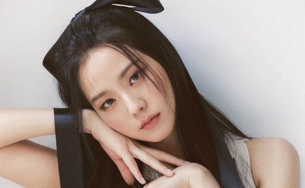 Jisoo (Blackpink) bật mí thói quen tắm "rất lạ" để luôn giữ được vẻ ngoài rạng rỡ và sức khỏe dẻo dai! - Ảnh 2. Jisoo (Blackpink) bật mí thói quen tắm "rất lạ" để luôn giữ được vẻ ngoài rạng rỡ và sức khỏe dẻo dai! - Ảnh 2.