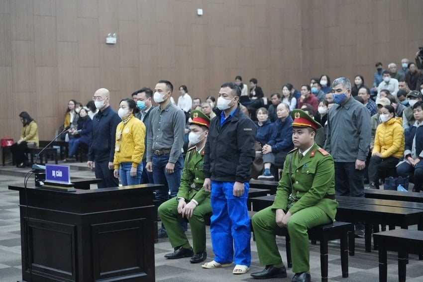 Vụ cháy chung cư mini ở Hà Nội gây 56 người tử vong , chủ chung cư đối diện mức án 12 năm tù - Ảnh 1.