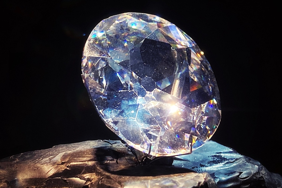 Số phận viên kim cương Koh - i - Noor trị giá 400 triệu Euro - Ảnh 1. Số phận viên kim cương Koh - i - Noor trị giá 400 triệu Euro - Ảnh 1.