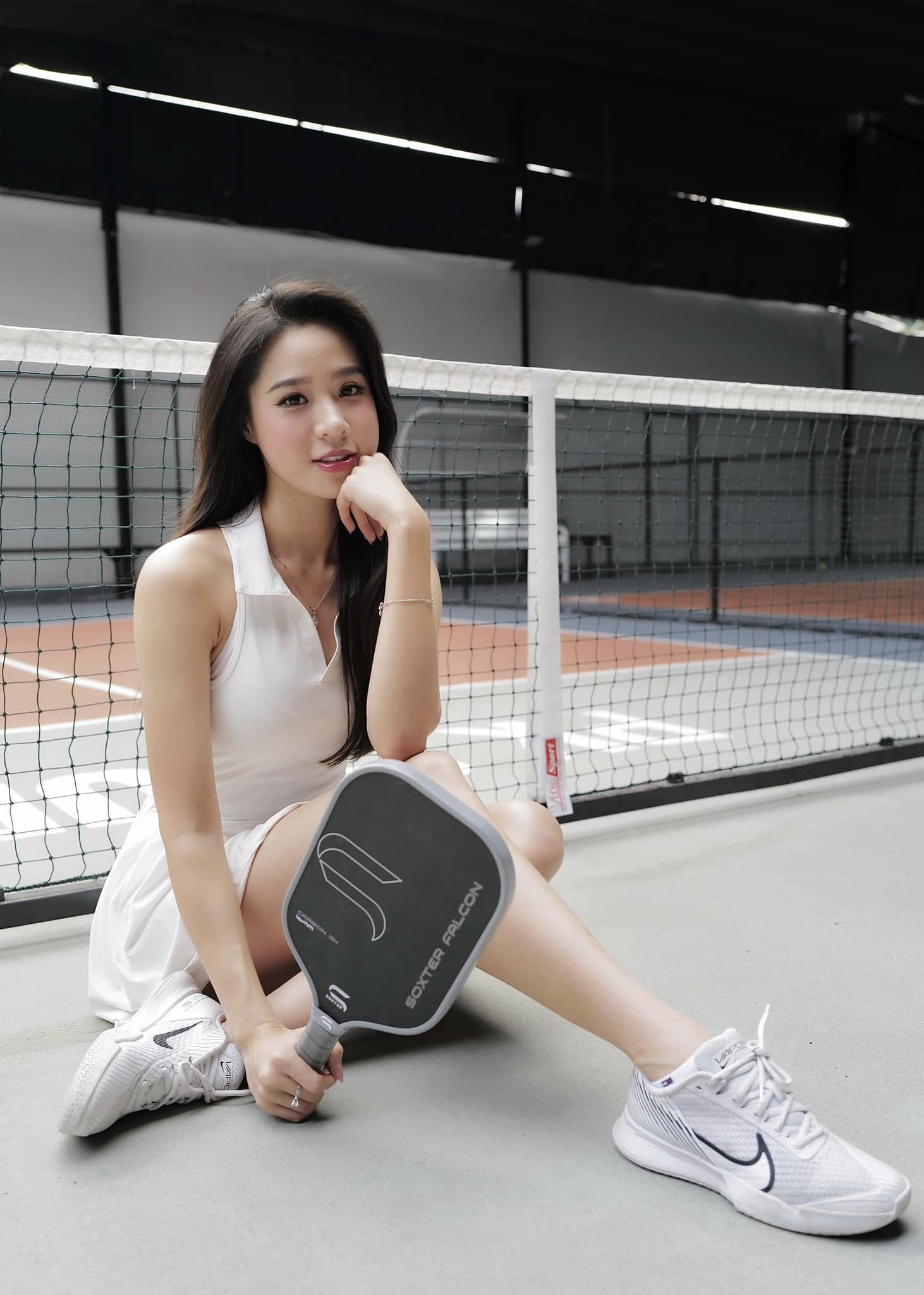 Nữ MC sinh năm 2000 xinh như tựa nàng thơ trên sân pickleball- Ảnh 3.