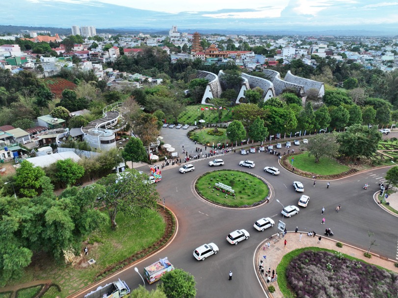 Ấn tượng lễ hội đường phố 2025 Buôn Ma Thuột - Điểm đến của cà phê thế giới - Ảnh 14.