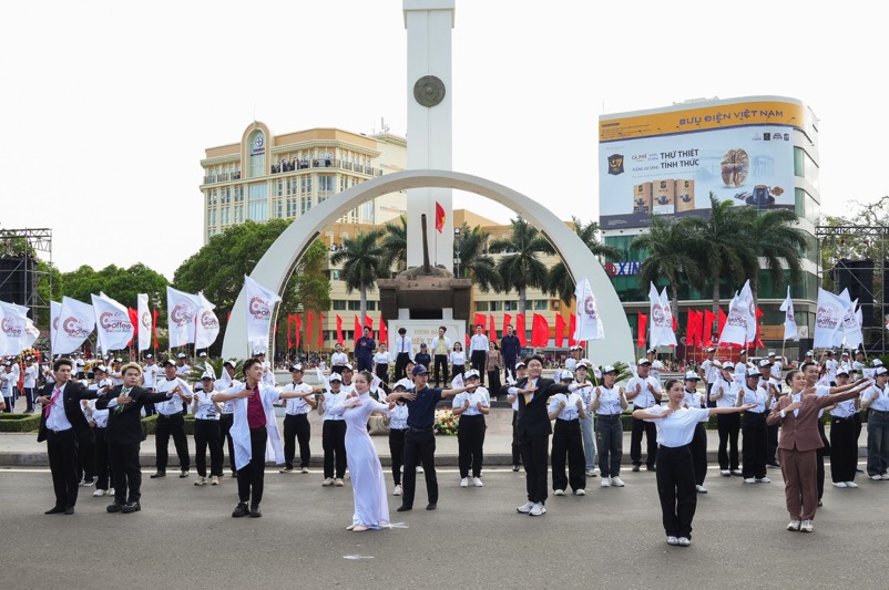 Ấn tượng lễ hội đường phố 2025 Buôn Ma Thuột - Điểm đến của cà phê thế giới - Ảnh 5.