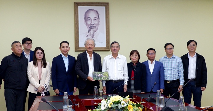 Thêm 'ông lớn' tìm kiếm cơ hội đầu tư vào siêu cảng 52 nghìn tỷ lớn nhất miền Trung - Ảnh 1. Thêm 'ông lớn' tìm kiếm cơ hội đầu tư vào siêu cảng 52 nghìn tỷ lớn nhất miền Trung - Ảnh 1.