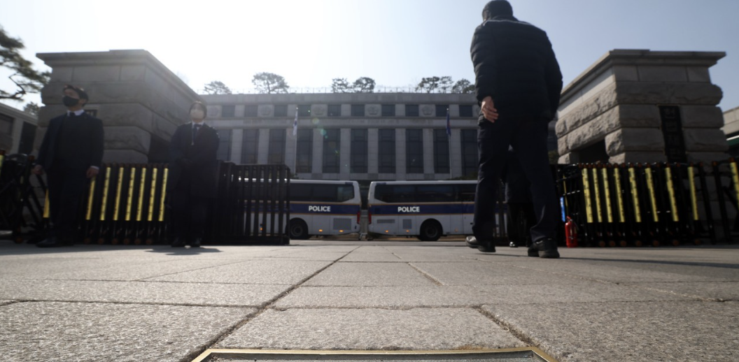 4 người trong gia đ&igrave;nh tử vong v&igrave; m&oacute;n tiền 5,2 tỷ đồng g&acirc;y sốc - Ảnh 1.