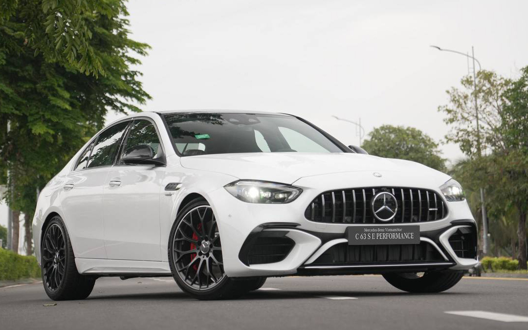 Nhiều thay đổi cho Mercedes-AMG C-Class tại Việt Nam: C 43 thêm option, C 63 giảm giá 170 triệu đồng tại đại lý- Ảnh 7.