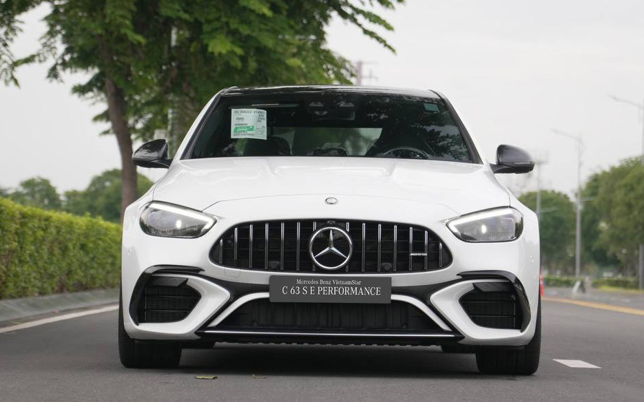 Nhiều thay đổi cho Mercedes-AMG C-Class tại Việt Nam: C 43 thêm option, C 63 giảm giá 170 triệu đồng tại đại lý- Ảnh 6.