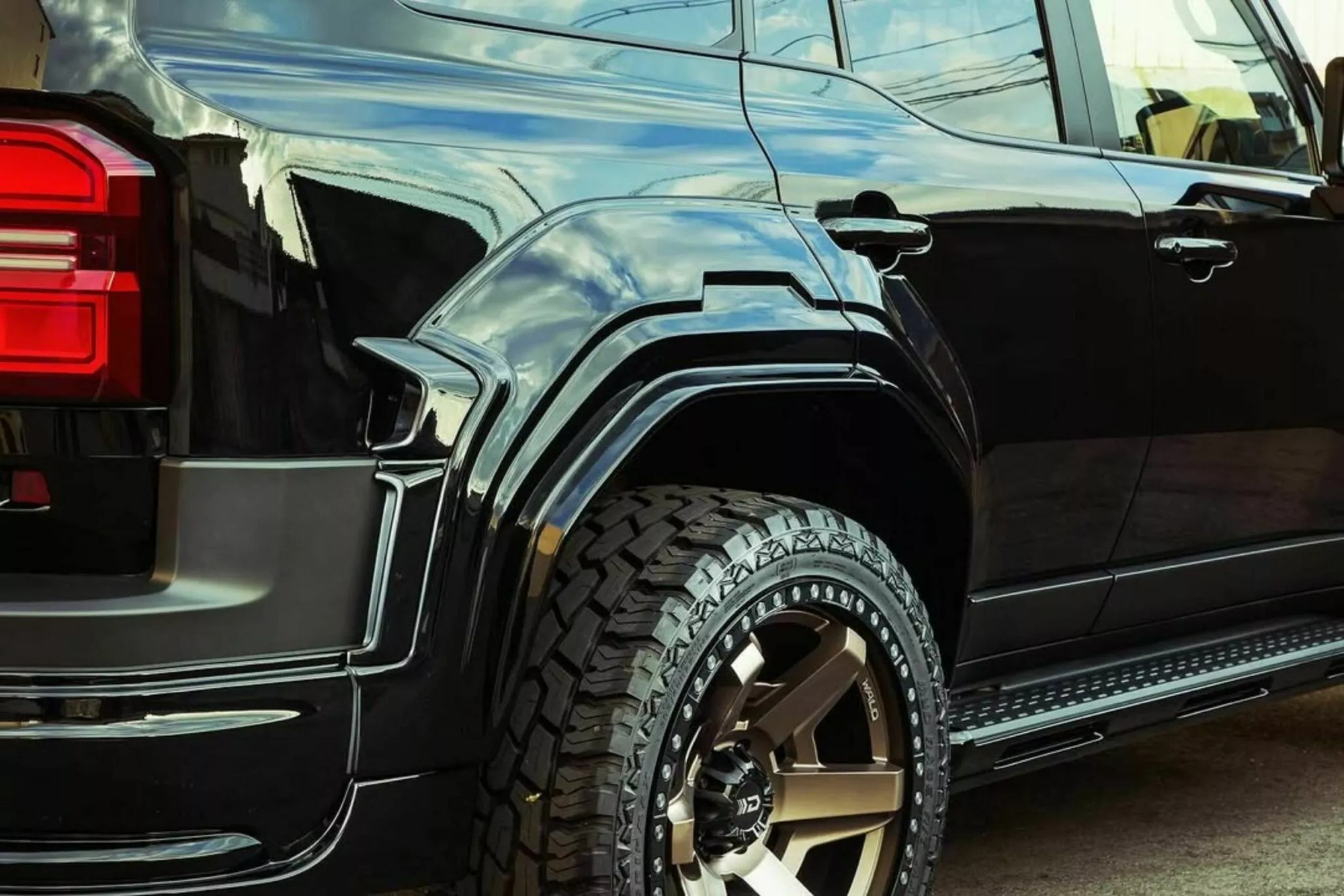 Toyota Land Cruiser Prado 'lột xác', hầm hố không kém Brabus G-Class, dễ được đại gia Việt săn đón nếu về nước- Ảnh 6.