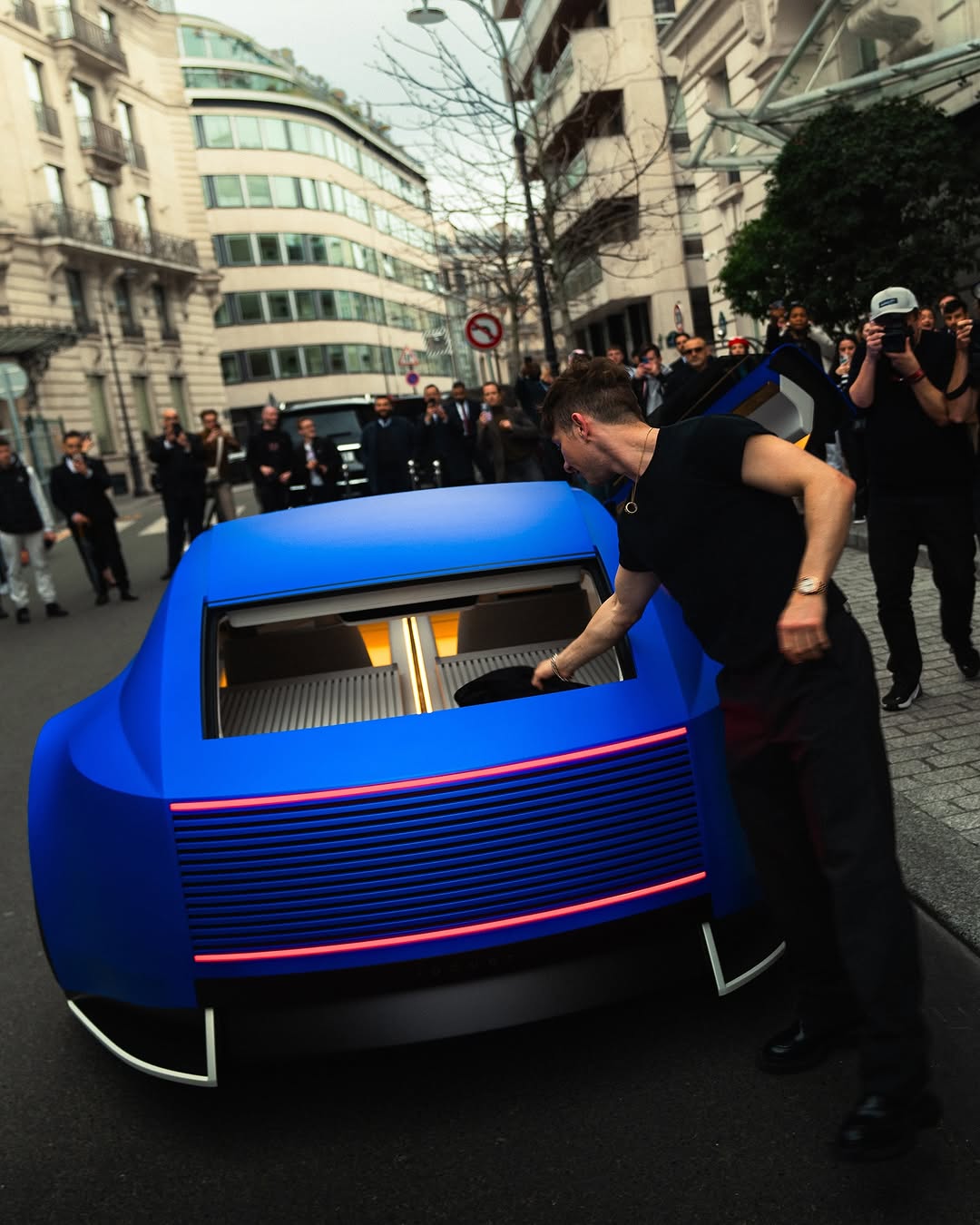 Xe mới của Jaguar lộ mặt ngo&agrave;i đời thực, nhắm trở th&agrave;nh 'xe điện si&ecirc;u sang' nhưng người xem 'hết hồn' v&igrave; qu&aacute; dị- Ảnh 3.