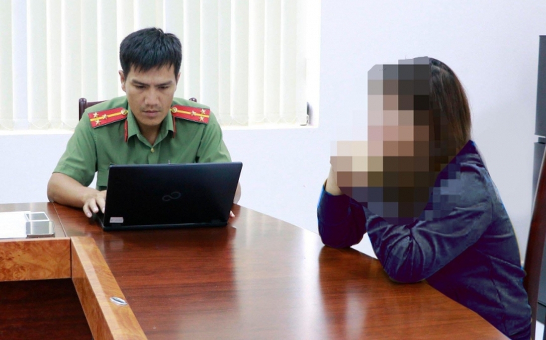 Mới nhất vụ bé 16 tháng tuổi bị ô tô phụ huynh tông tử vong - Ảnh 2.