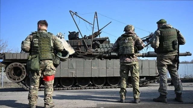 Xe tăng M1A1 Abrams nguyên vẹn bị bắt tại Kursk - Ảnh 1.