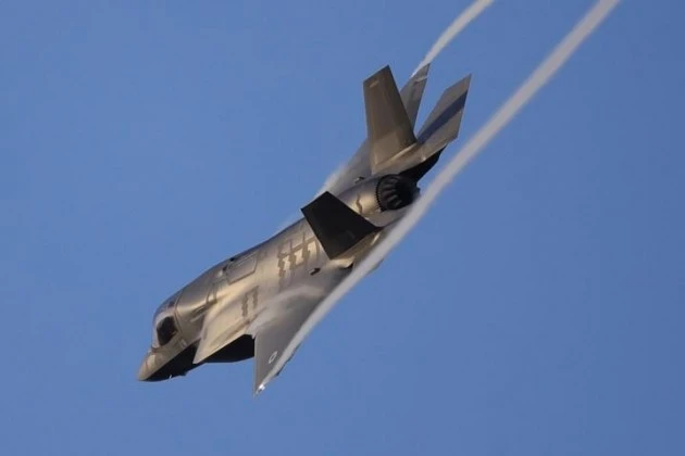 Châu Âu và Canada xem xét lọai bỏ tiêm kích F - 35 do lo ngại kiểm soát từ xa - Ảnh 1.