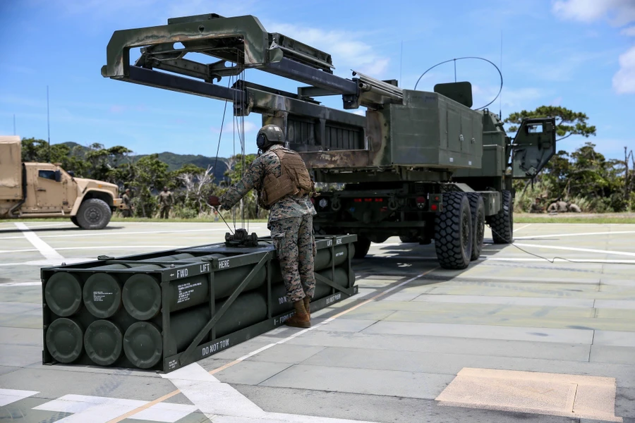 Mỹ khôi phục cung cấp tên lửa HIMARS và vũ khí cho Ukraine - Ảnh 1. Mỹ khôi phục cung cấp tên lửa HIMARS và vũ khí cho Ukraine - Ảnh 1.