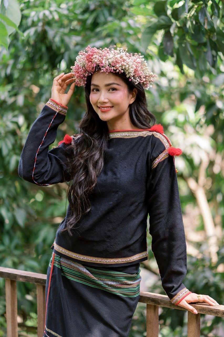 HOT: Lộ ảnh đám cưới bí mật của H'Hen Niê- Ảnh 2. HOT: Lộ ảnh đám cưới bí mật của H'Hen Niê- Ảnh 2.