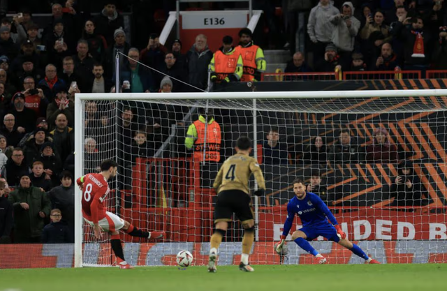 Bruno Fernandes bùng nổ hat-trick, Man United đoạt vé tứ kết Europa League- Ảnh 4.