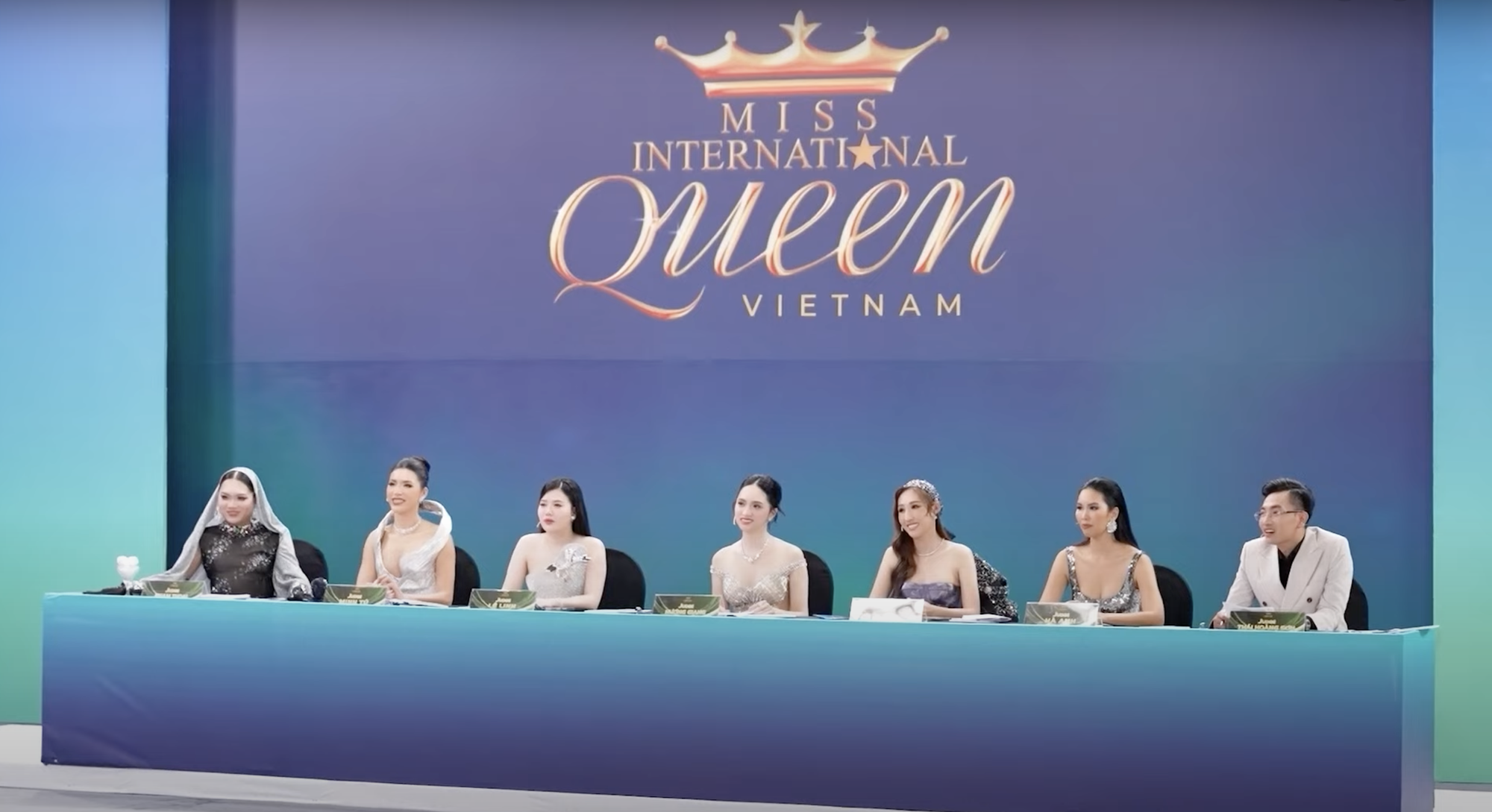 Phạm Thoại bị cắt sóng: Không được giới thiệu, lướt qua chớp nhoáng, chỉ được nói đúng 1 nội dung - Ảnh 2.