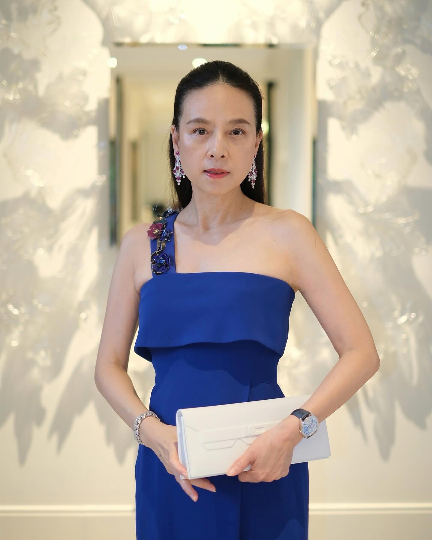 Nữ tỷ phú Thái Lan U60 nhan sắc vẫn đỉnh cao, cứ xuất hiện là chiếm trọn"spotlight", gia thế giàu có mới gây chú ý - Ảnh 4. Nữ tỷ phú Thái Lan U60 nhan sắc vẫn đỉnh cao, cứ xuất hiện là chiếm trọn"spotlight", gia thế giàu có mới gây chú ý - Ảnh 4.