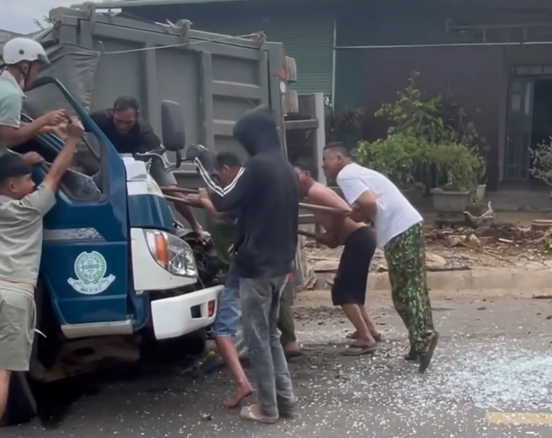 Tai nạn 4 ô tô Đắk Nông gây chấn động: 1 Tử vong , nhiều người bị thương - Ảnh 2. Tai nạn 4 ô tô Đắk Nông gây chấn động: 1 Tử vong , nhiều người bị thương - Ảnh 2.