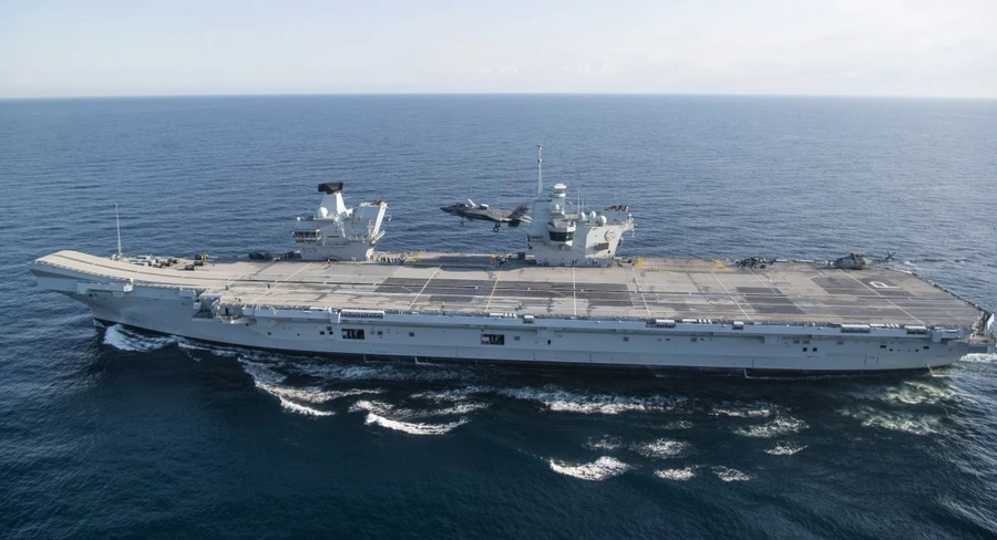 Anh lo ngại t&agrave;u s&acirc;n bay HMS Prince of Wales bị tấn c&ocirc;ng khi qua biển Đỏ - Ảnh 1.