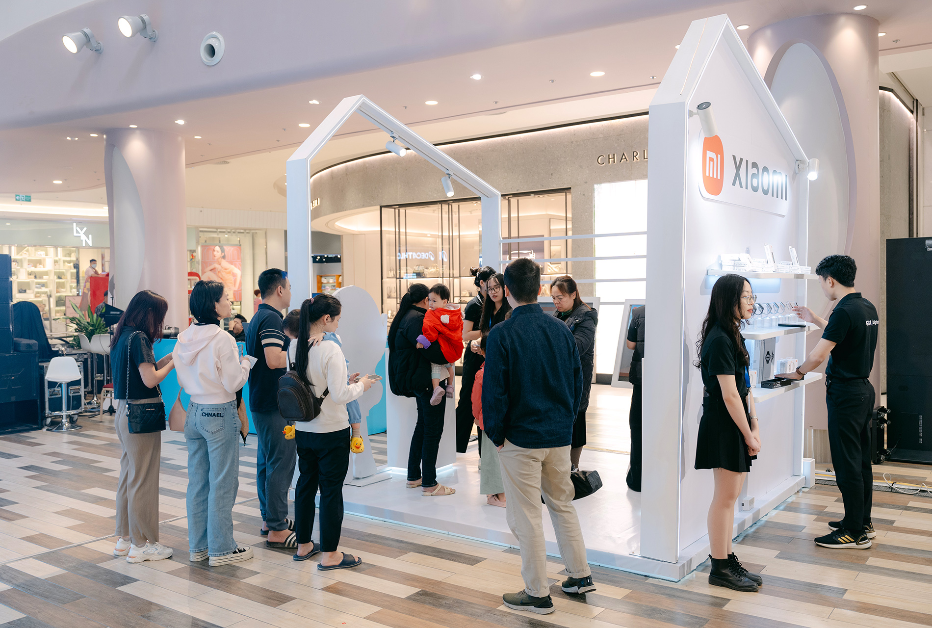 Sếp Xiaomi: 'Chúng tôi sẽ đưa điều hòa, tủ lạnh, máy giặt… vào Việt Nam trong nửa cuối năm nay'- Ảnh 6. Sếp Xiaomi: 'Chúng tôi sẽ đưa điều hòa, tủ lạnh, máy giặt… vào Việt Nam trong nửa cuối năm nay'- Ảnh 6.