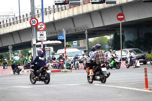 Vụ nữ tài xế Thủ Đức lái Mercedes tông 10 xe máy gây tai nạn thương tâm - Ảnh 3.