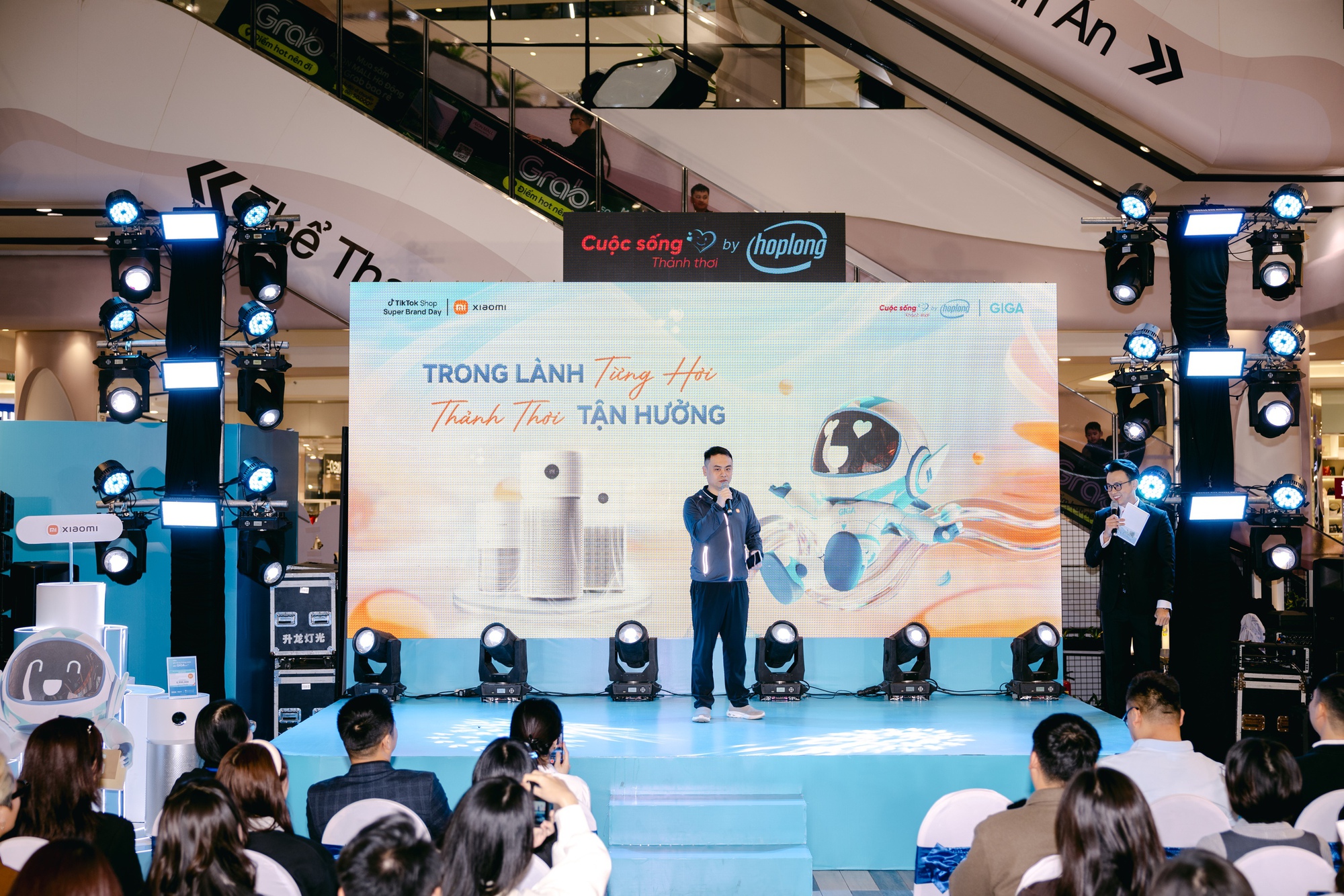 Sếp Xiaomi: 'Chúng tôi sẽ đưa điều hòa, tủ lạnh, máy giặt… vào Việt Nam trong nửa cuối năm nay'- Ảnh 1. Sếp Xiaomi: 'Chúng tôi sẽ đưa điều hòa, tủ lạnh, máy giặt… vào Việt Nam trong nửa cuối năm nay'- Ảnh 1.