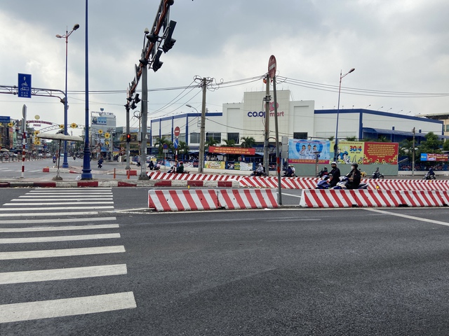 Vụ nữ tài xế Thủ Đức lái Mercedes tông 10 xe máy gây tai nạn thương tâm - Ảnh 5.