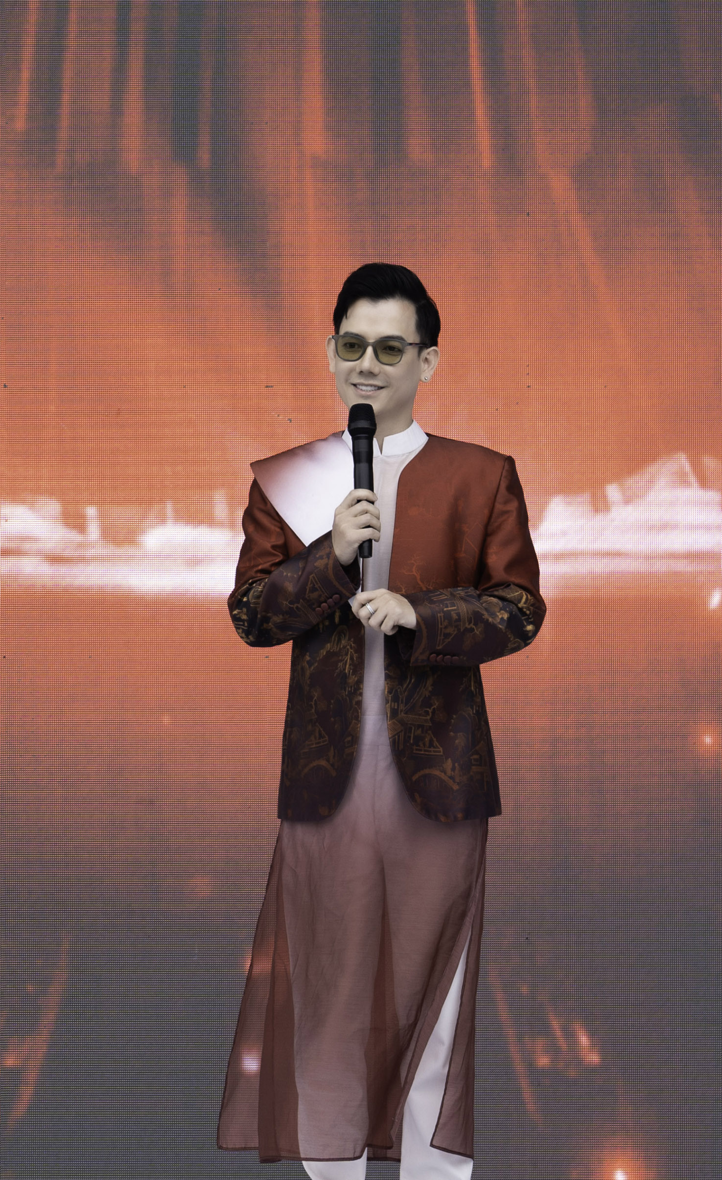 999 hoa hậu, nam vương sẽ tham gia Tuần lễ Thời trang Sinh viên Toàn cầu tại Việt Nam- Ảnh 1. 999 hoa hậu, nam vương sẽ tham gia Tuần lễ Thời trang Sinh viên Toàn cầu tại Việt Nam- Ảnh 1.