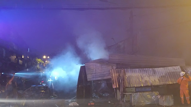 Hiện trường vụ chợ Thanh Đa b&ugrave;ng ch&aacute;y dữ dội- Ảnh 6.